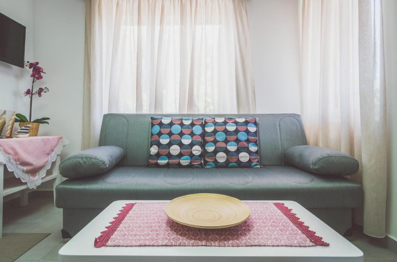 Kourita Garden Apartment With Sea View Near To The Port Of Milos Adamantas  Exterior foto